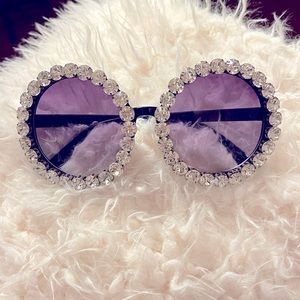 Disco Retro Daisy Round Sunglasses